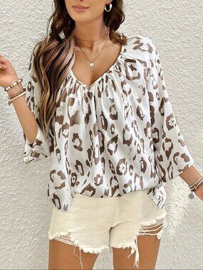 Elegant And Stylish Women'S Top with Three-Quarter Sleeves